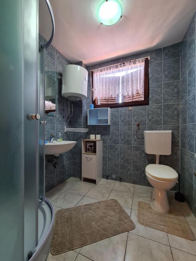 Apartments Zlatko 1397 Stinjan Bagian luar foto