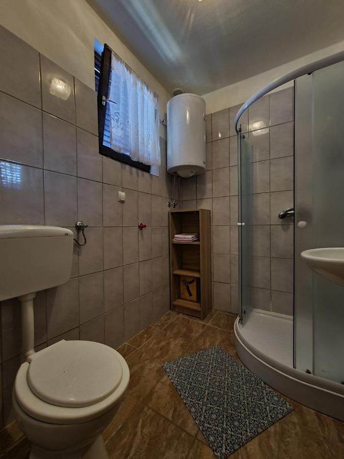 Apartments Zlatko 1397 Stinjan Bagian luar foto