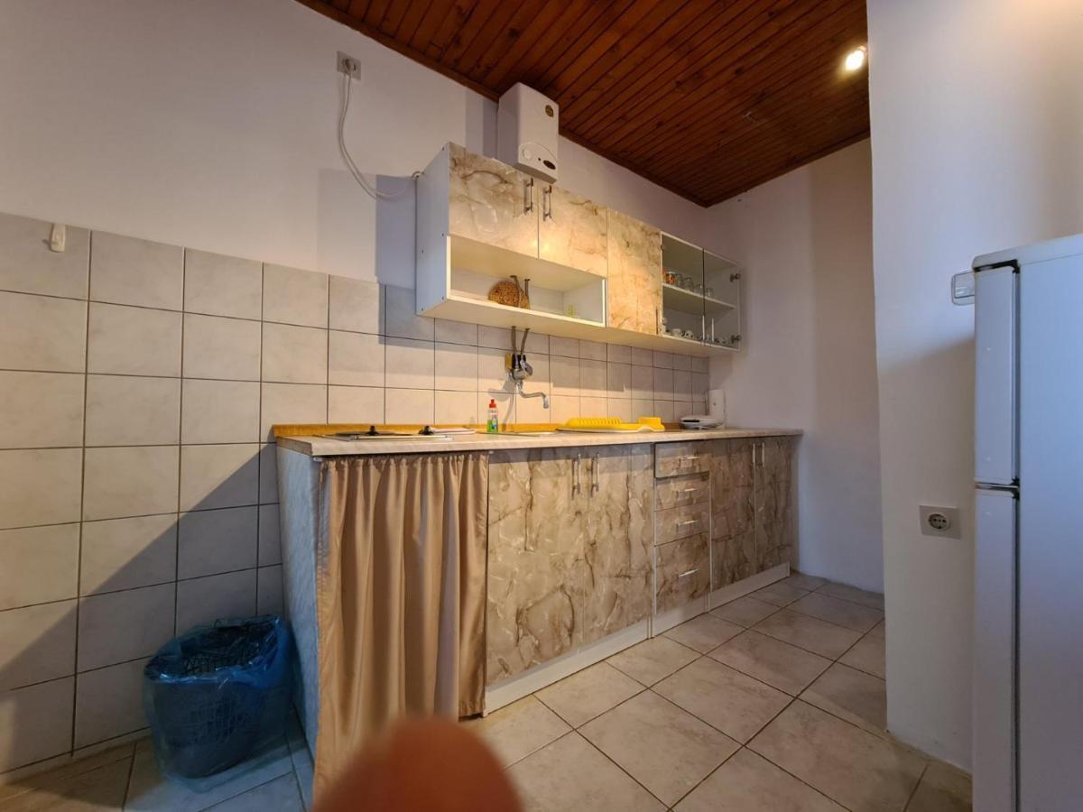 Apartments Zlatko 1397 Stinjan Bagian luar foto