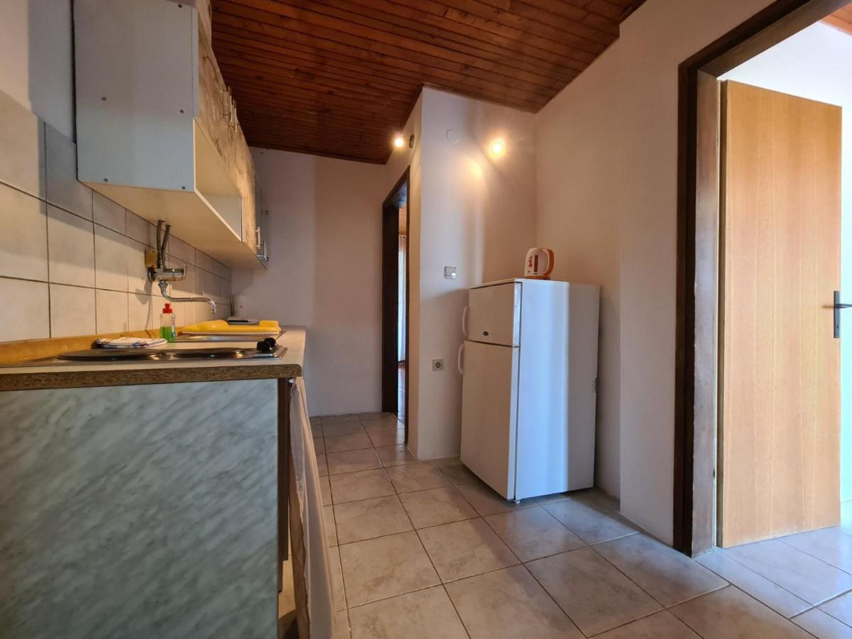 Apartments Zlatko 1397 Stinjan Bagian luar foto